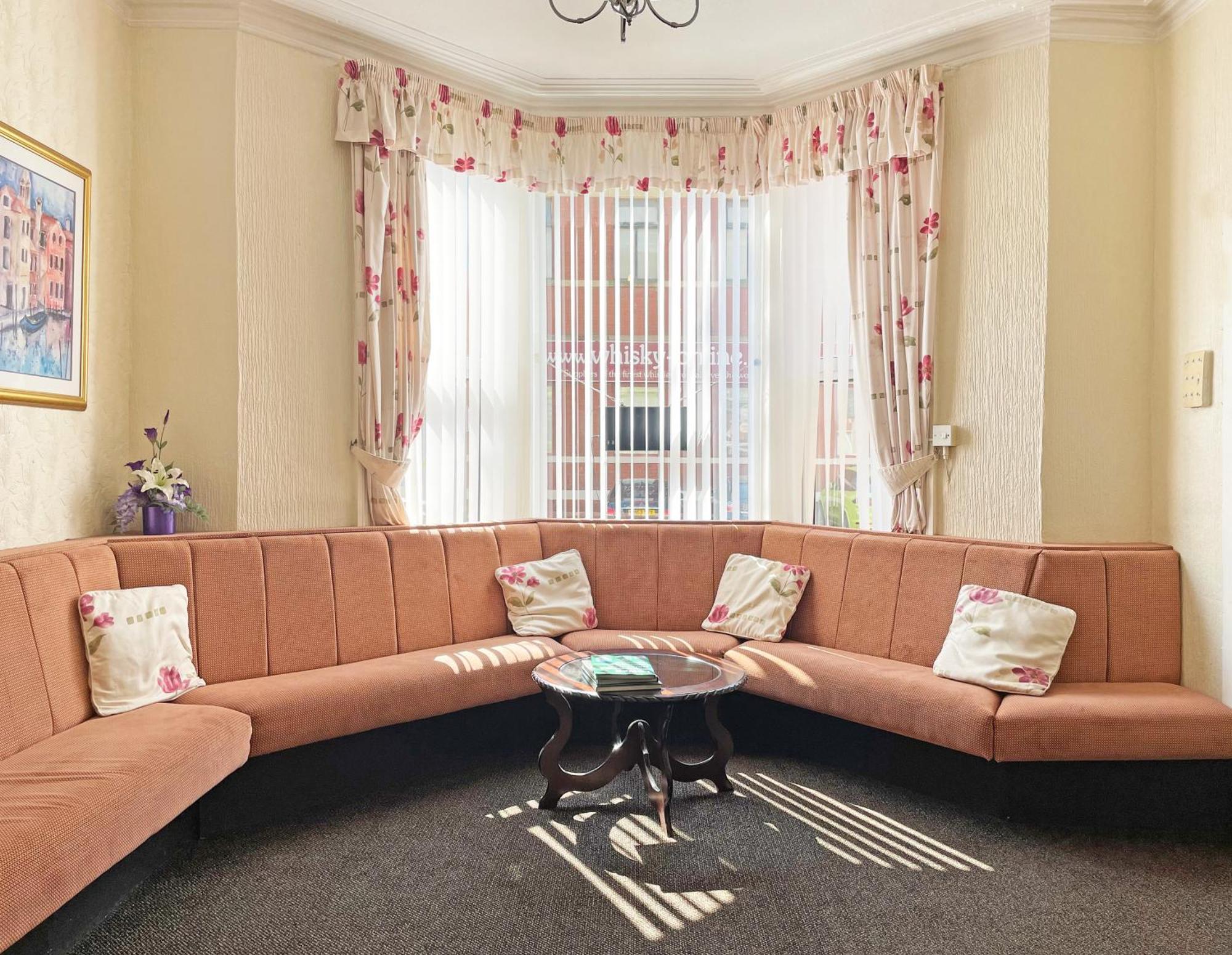 Balin Helmshore Hotel Блекпул Екстериор снимка